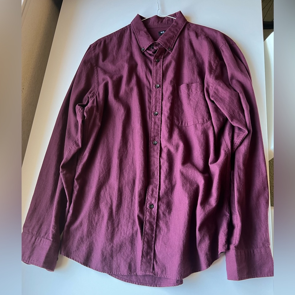 Uniqlo long sleeve maroon / dark red / burgundy button up (Size L) LIKE NEW